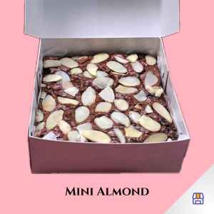 Fudgy Brownies Mini Almond 10x10 cm