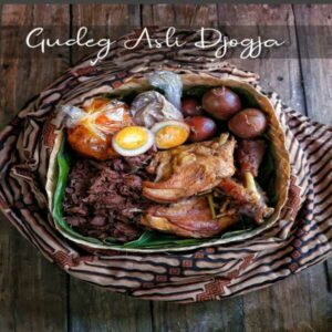 Gudeg Komplit -Soraya Kitchen oleh oleh Jogja