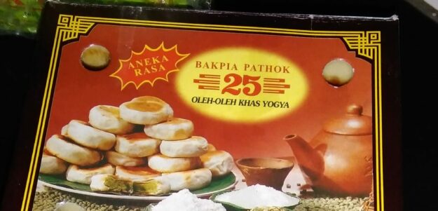 Oleh oleh bakpia 25